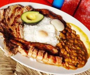 Bandeja Paisa Fuente cronicadelquindio com1